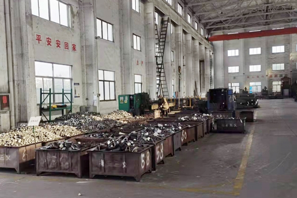 钢轨组合压板生产车间